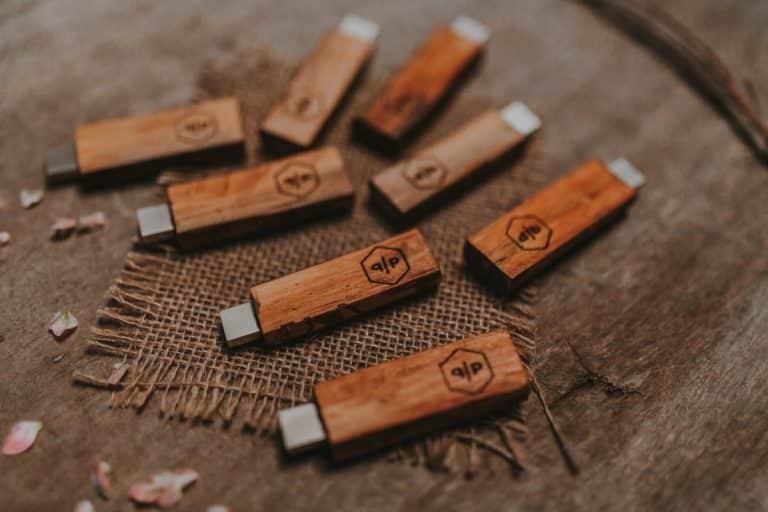 #3 Pendrive drewniany z żywicą 6