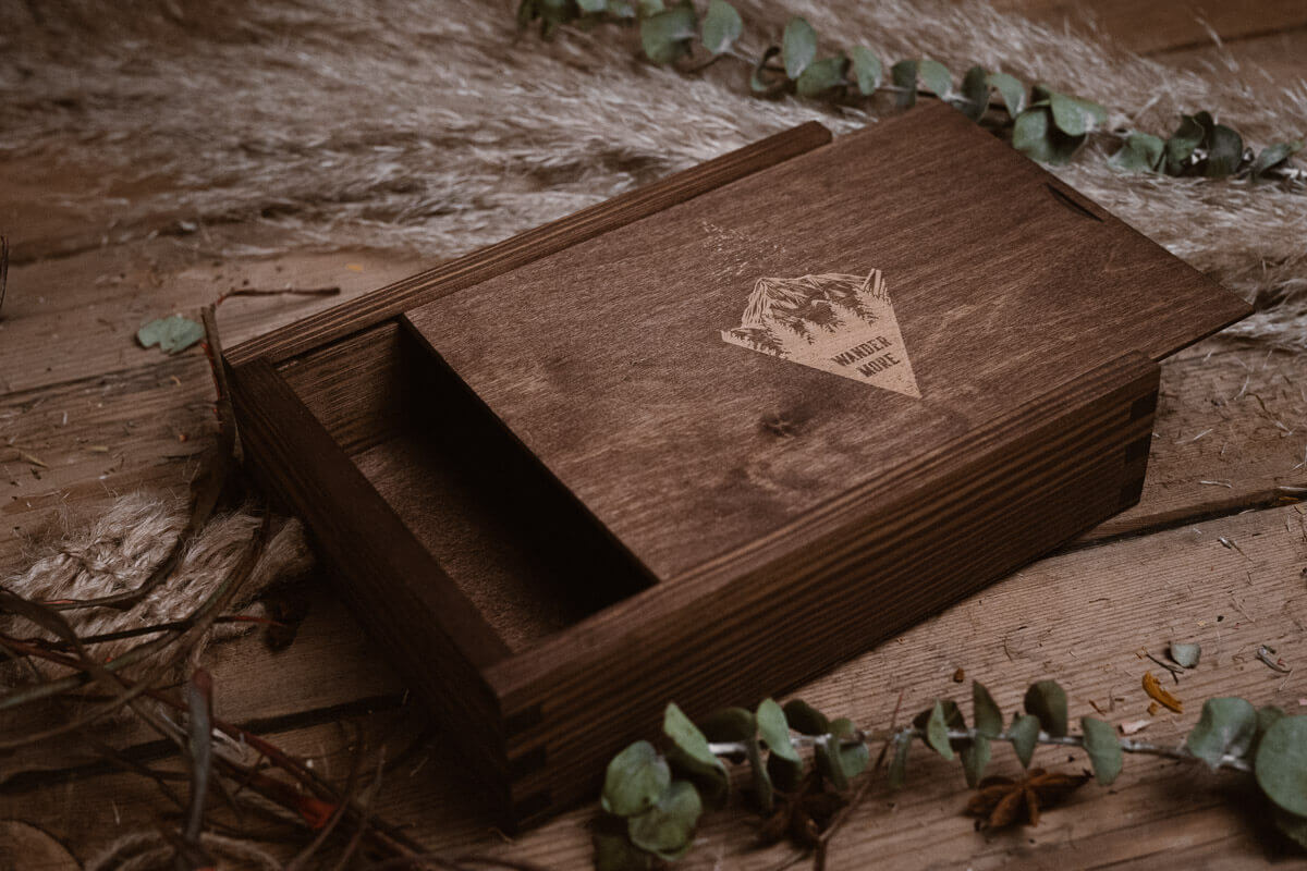 Drewniane pudełko na zdjęcia 15x23 cm 1