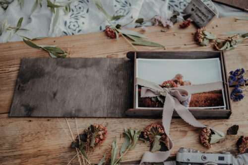 pudełko ze zdjęciami