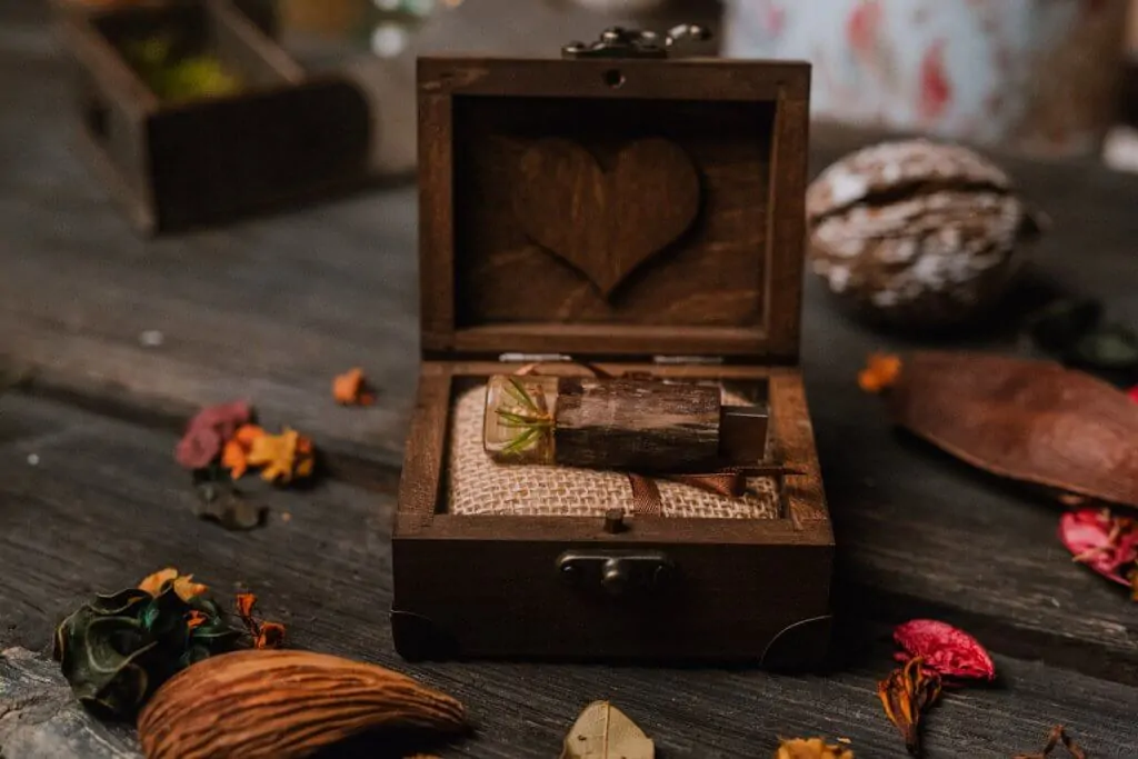 #3 Pendrive drewniany z żywicą 6